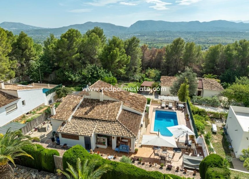 Resale - Villa -
Jávea - Costa Blanca