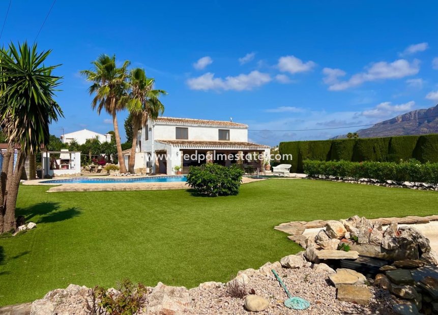 Resale - Villa -
Jávea - Costa Blanca