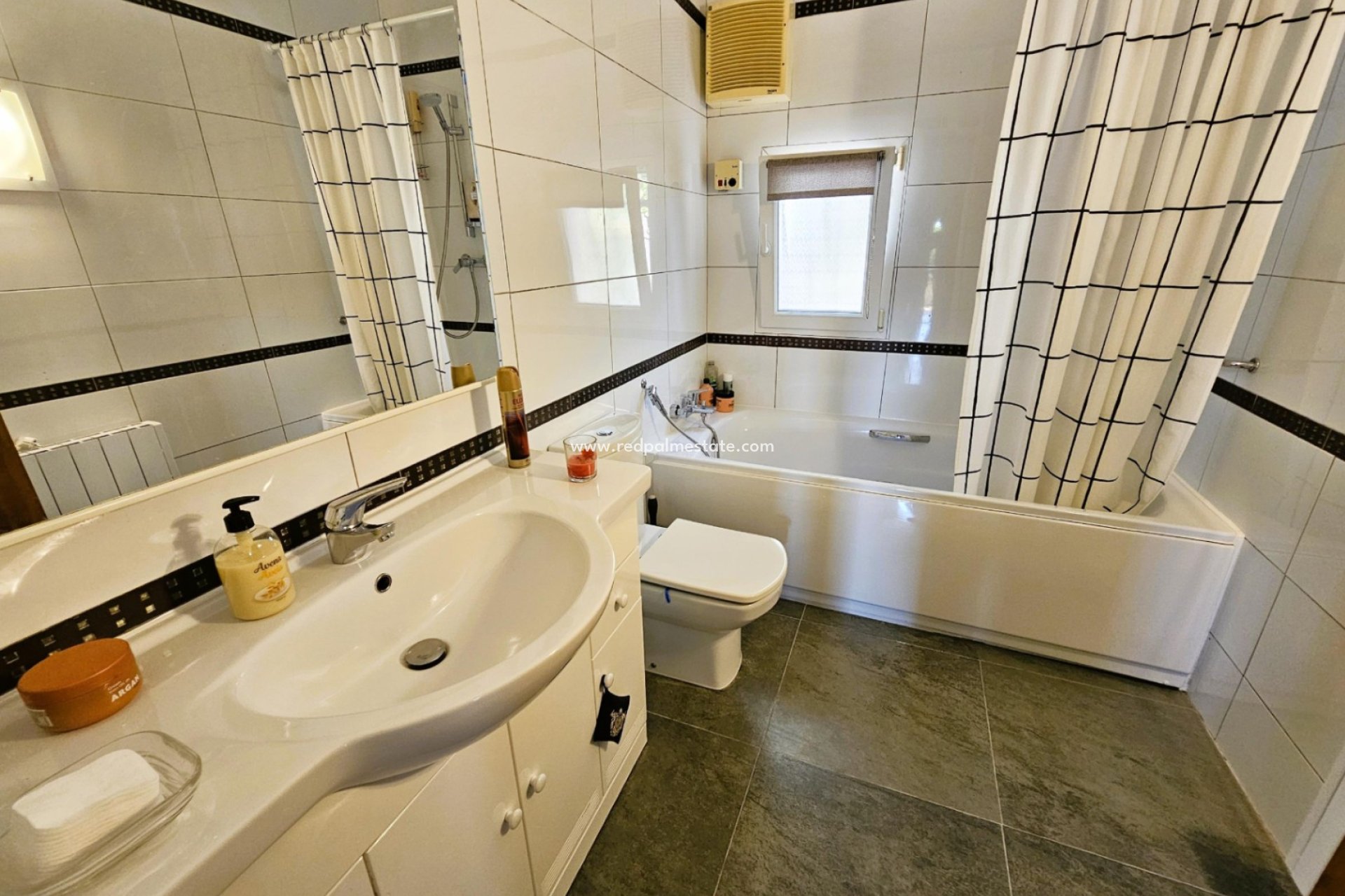 Resale - Villa -
Jávea - Costa Blanca