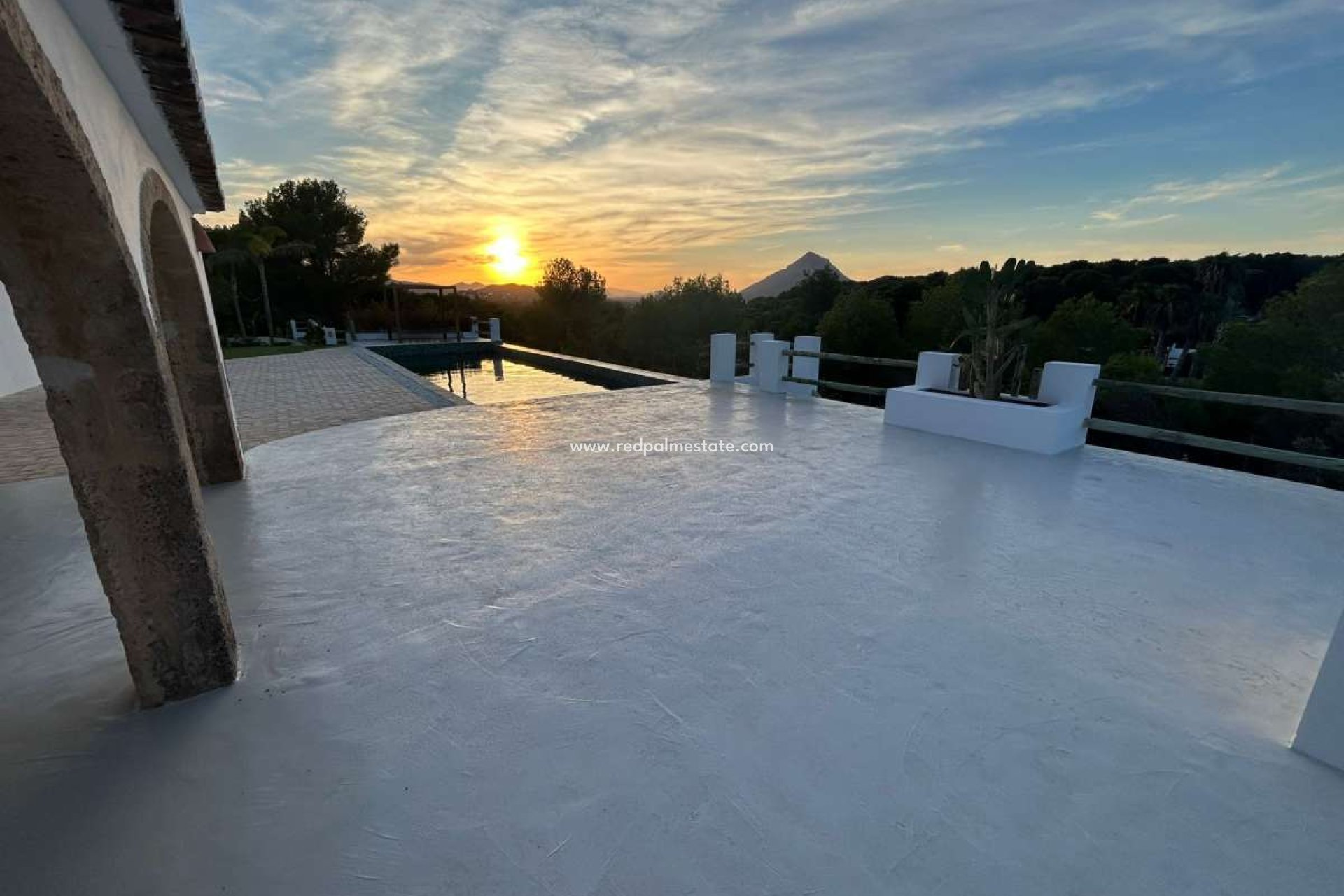 Resale - Villa -
Jávea - Costa Blanca