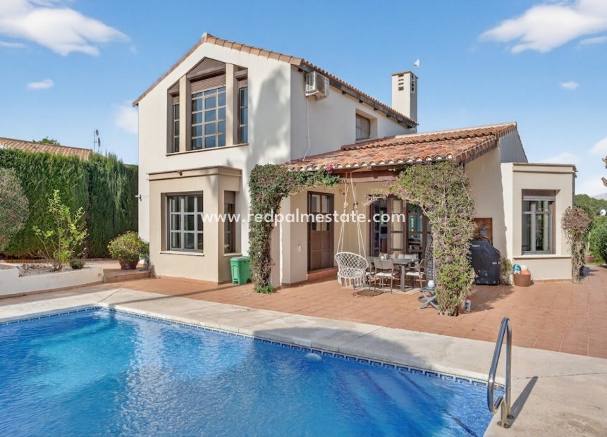 Resale - Villa -
Jávea - Monte Olimpe
