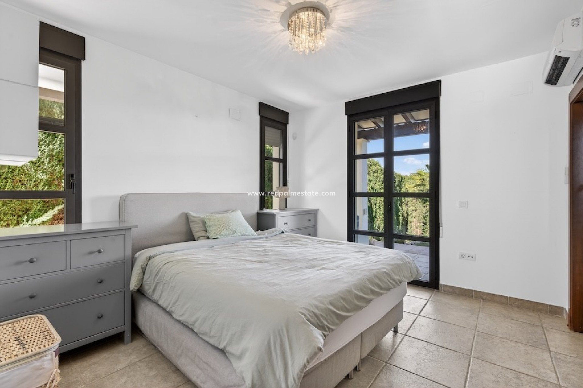 Resale - Villa -
Jávea - Monte Olimpe