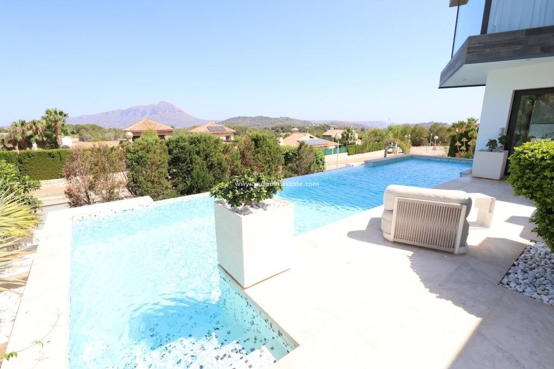Resale - Villa -
Jávea - Xàbia - Monte Olimpo