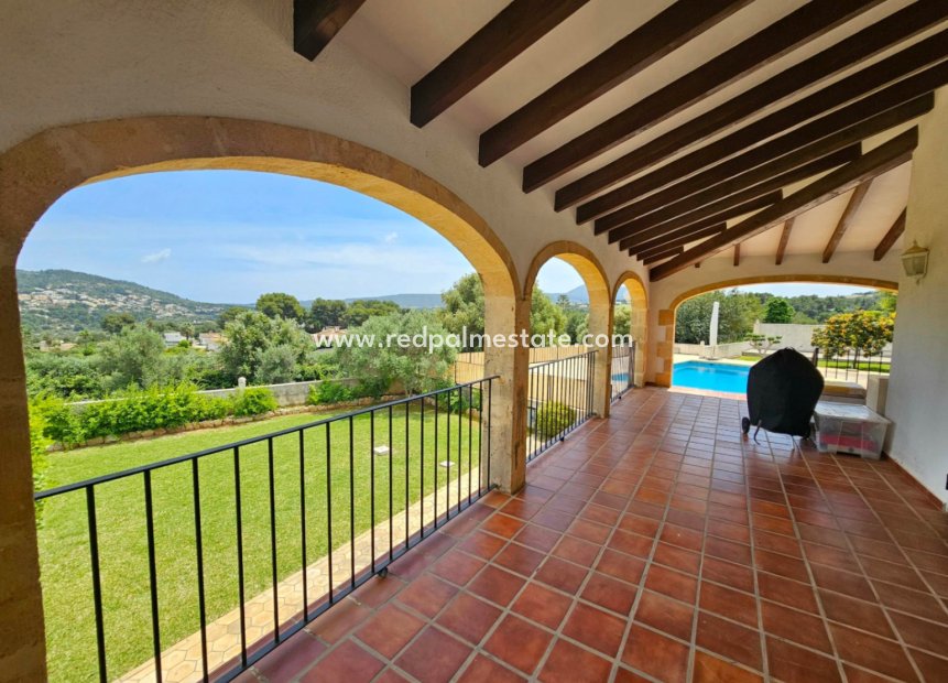 Resale - Villa -
Jávea