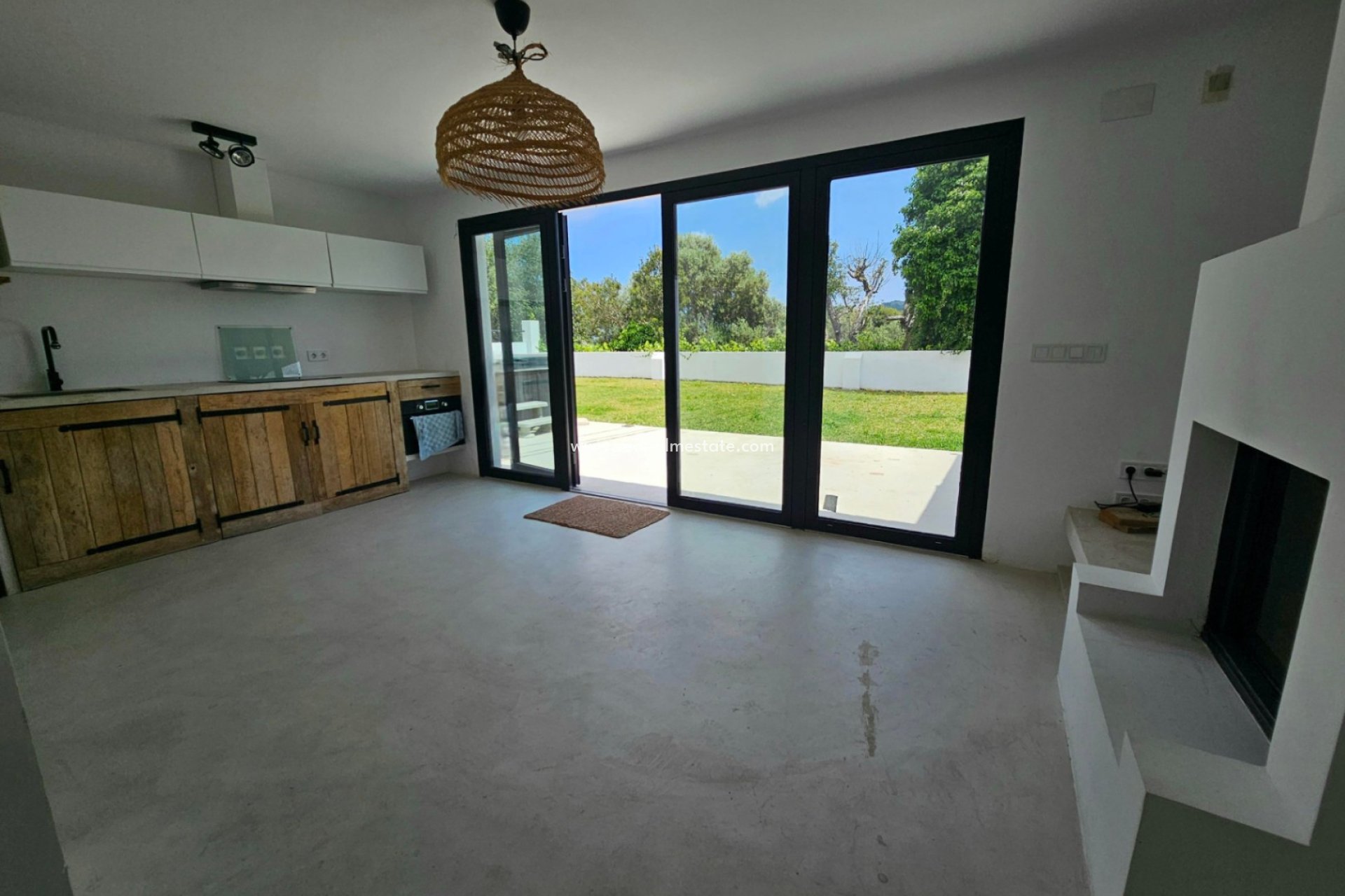 Resale - Villa -
Jávea