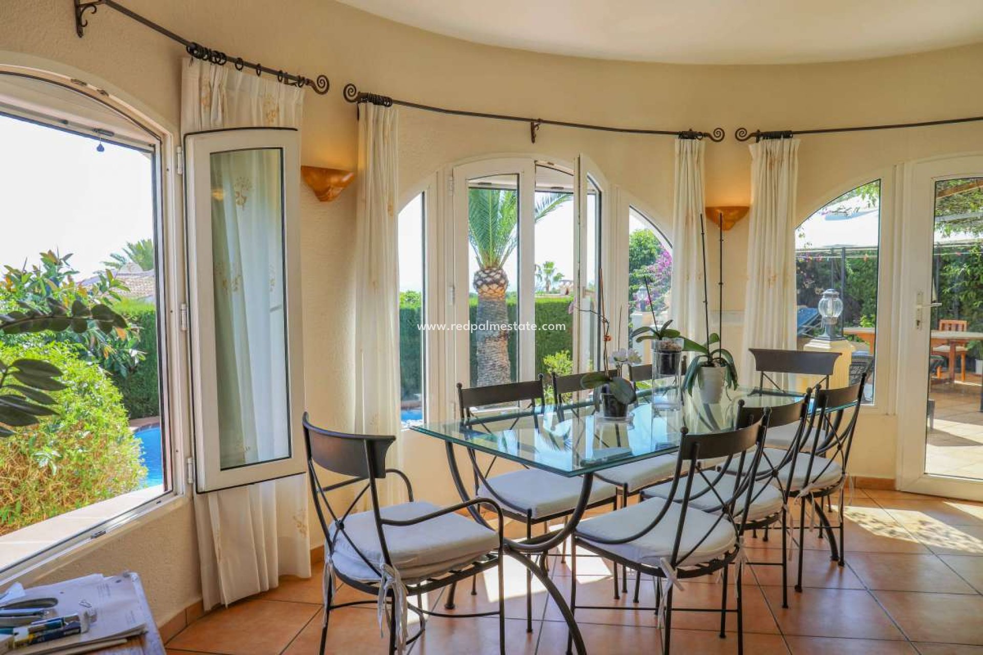 Resale - Villa -
Jávea