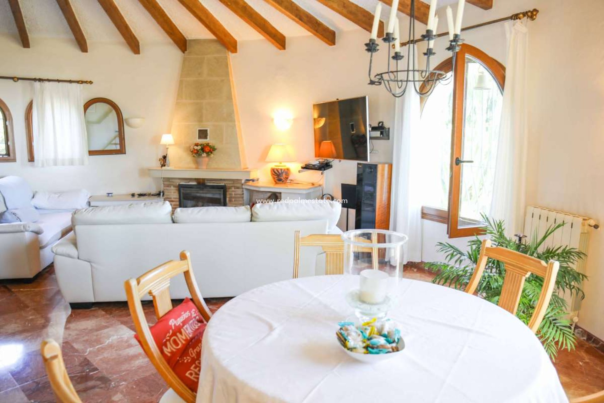 Resale - Villa -
Jávea