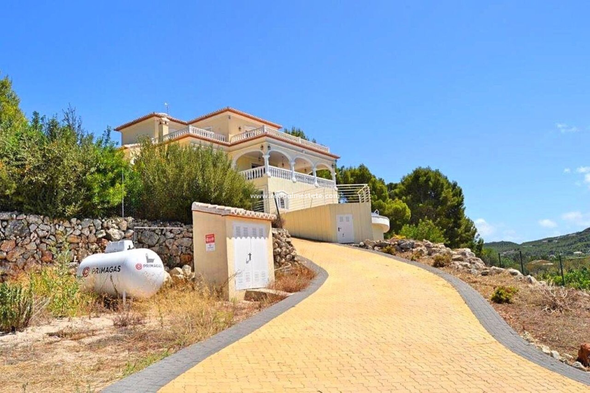 Resale - Villa -
Jávea