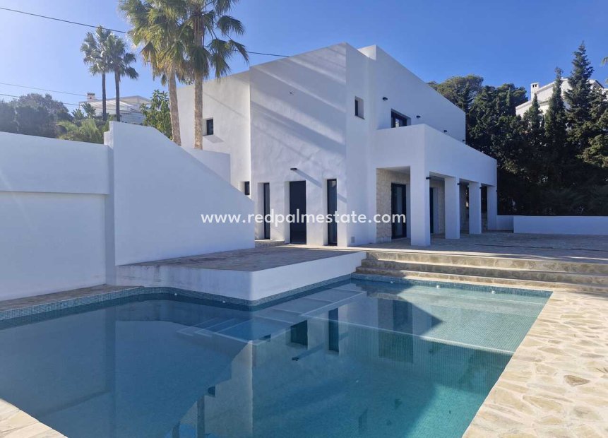 Resale - Villa -
Jávea