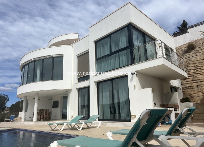 Resale - Villa -
Jávea