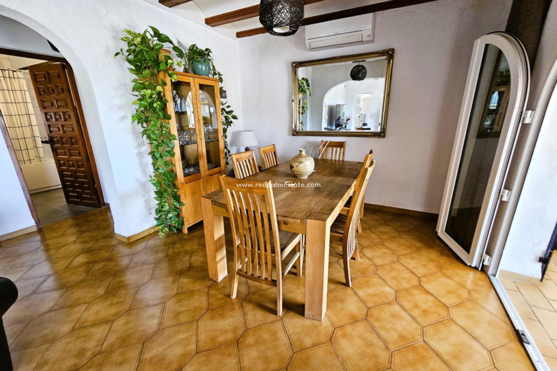 Resale - Villa -
Jávea