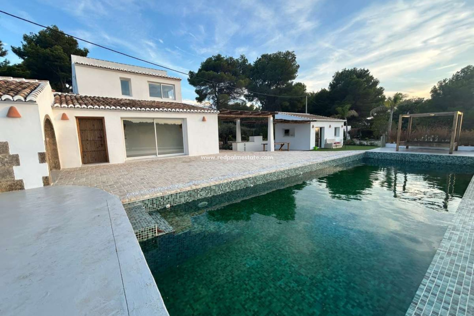 Resale - Villa -
Jávea