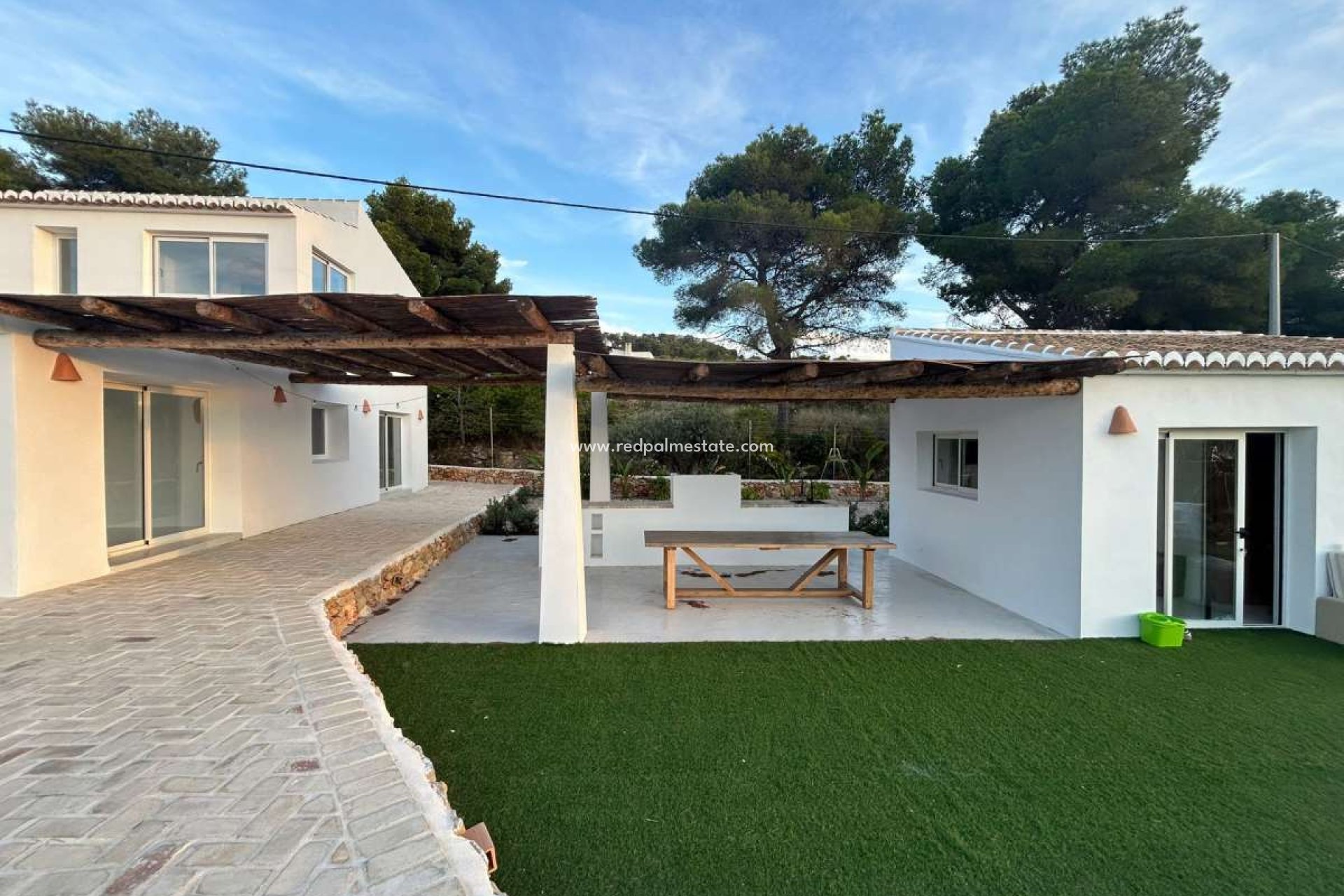 Resale - Villa -
Jávea