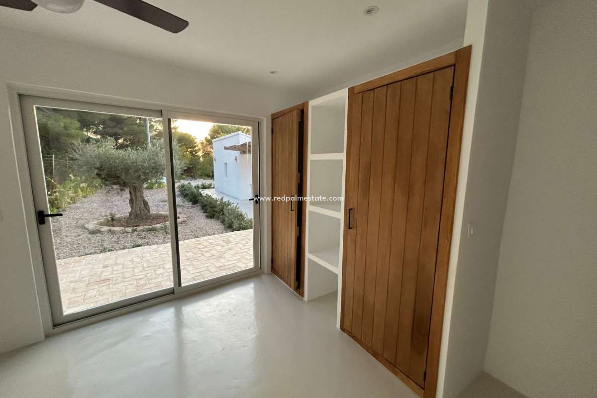 Resale - Villa -
Jávea