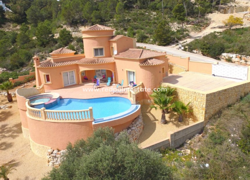 Resale - Villa -
Jávea