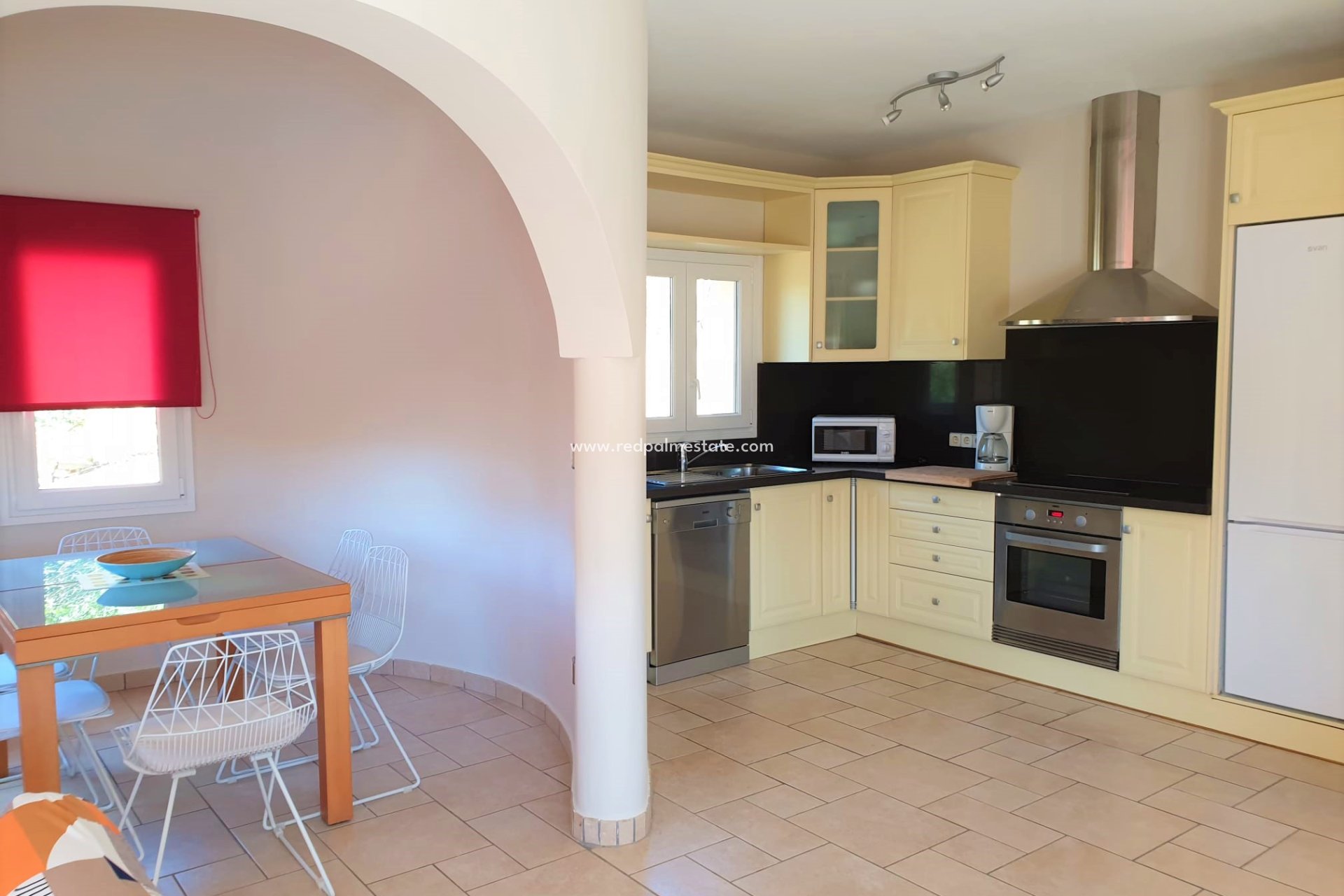 Resale - Villa -
Jávea