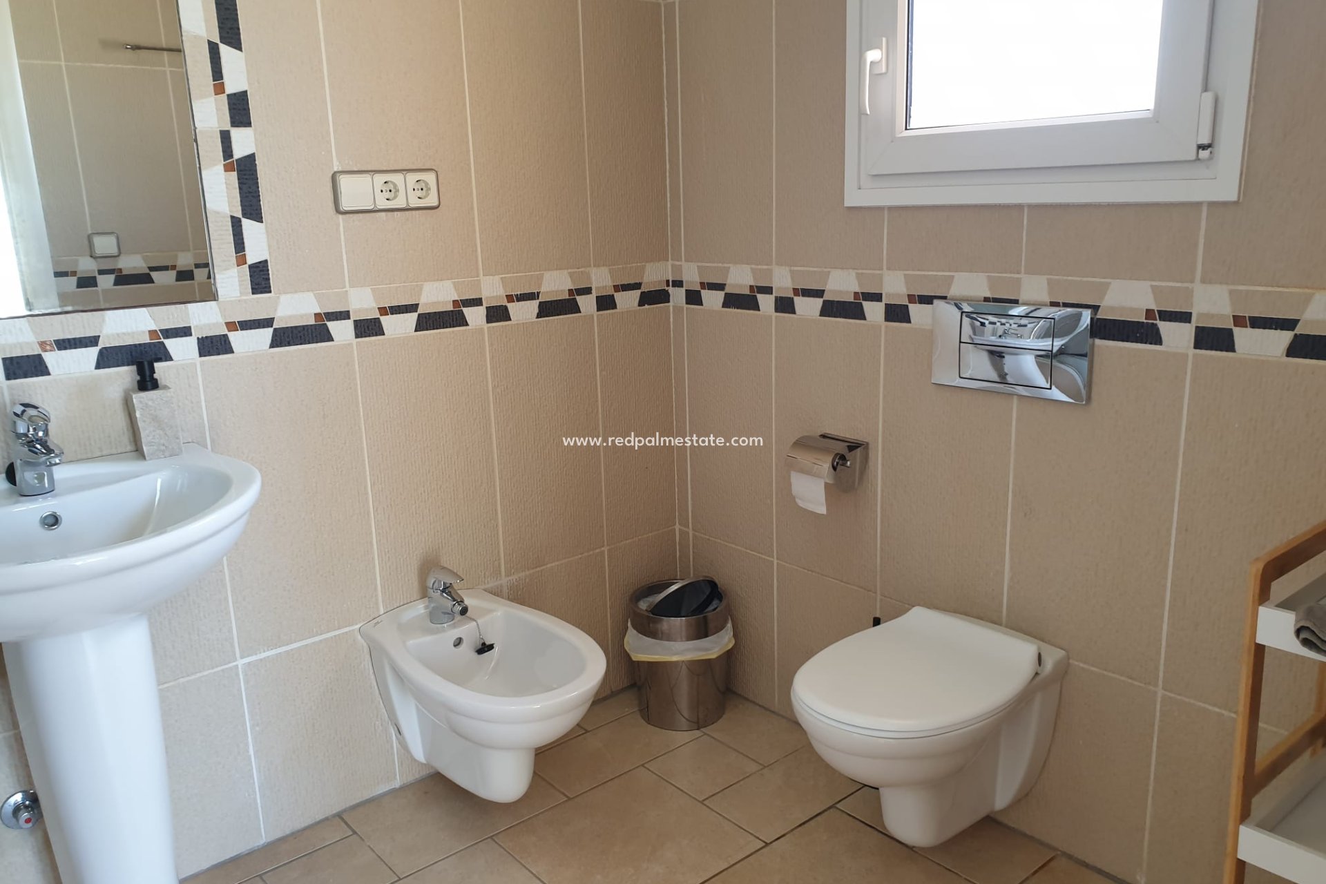 Resale - Villa -
Jávea