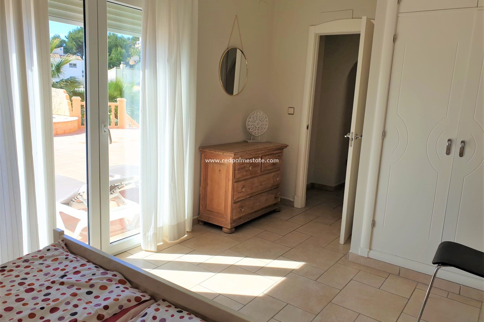 Resale - Villa -
Jávea