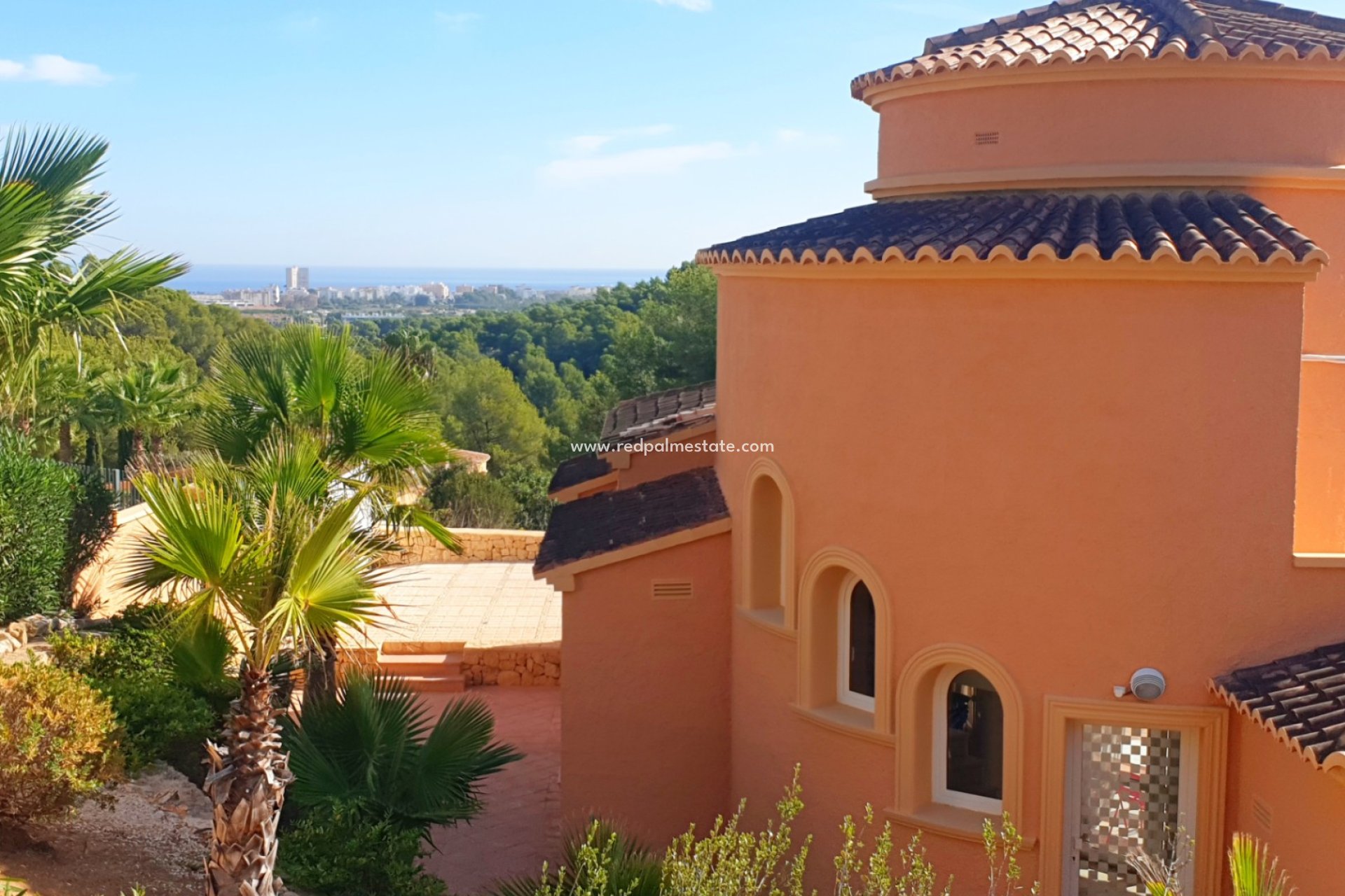 Resale - Villa -
Jávea