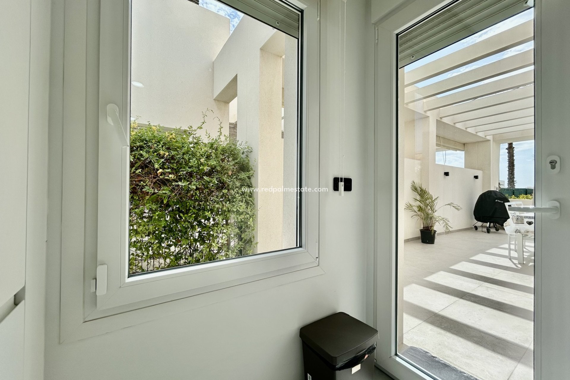 Resale - Villa -
La Finca Golf Resort - Inland