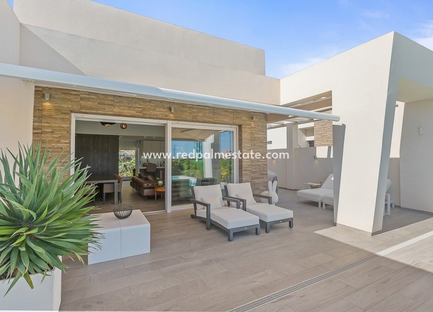 Resale - Villa -
La Finca Golf Resort - Inland