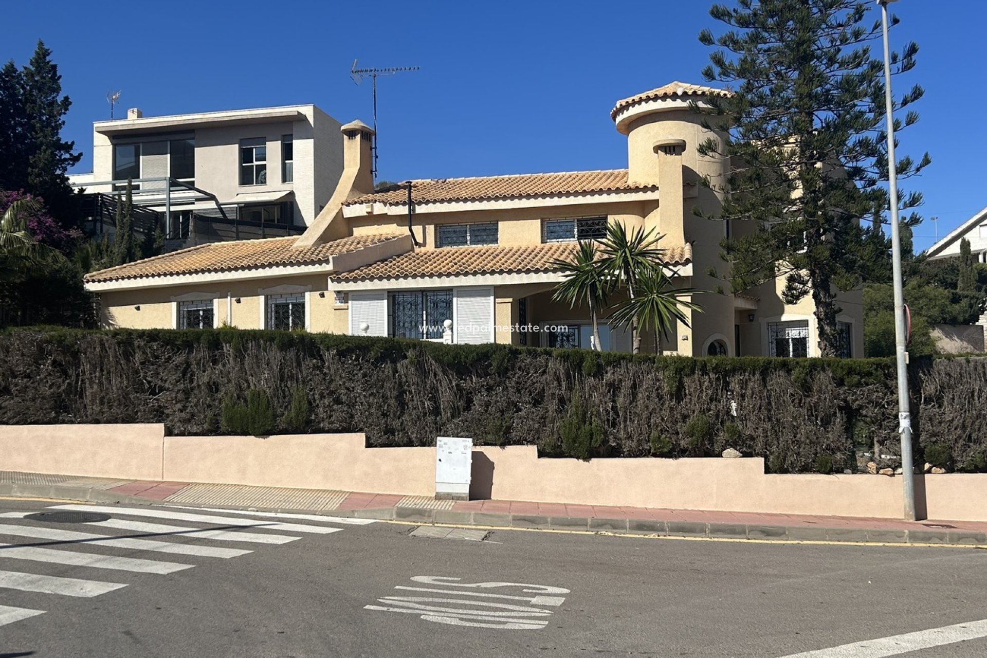 Resale - Villa -
La Manga - Cala Flores