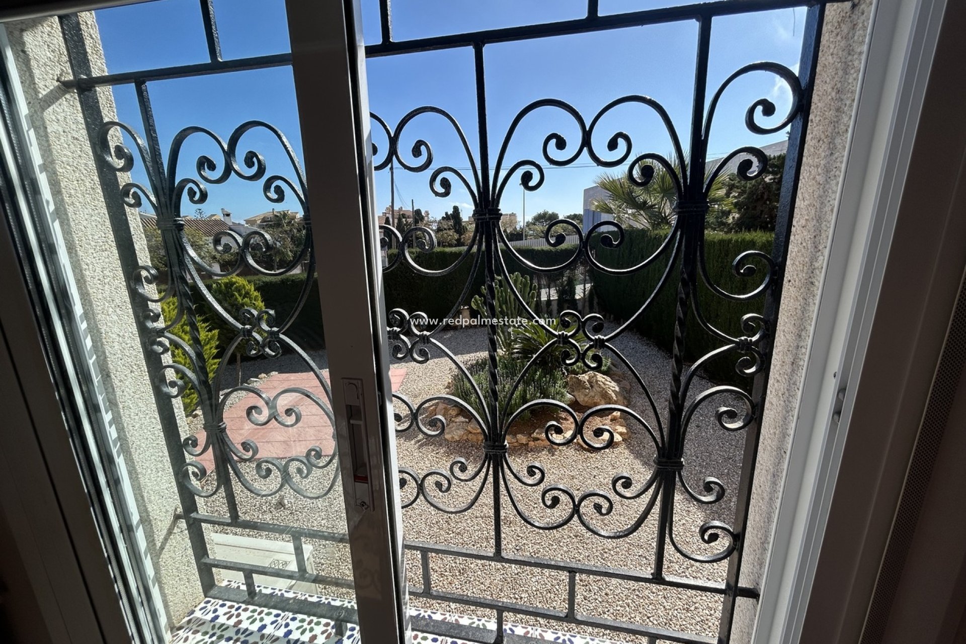 Resale - Villa -
La Manga - Cala Flores