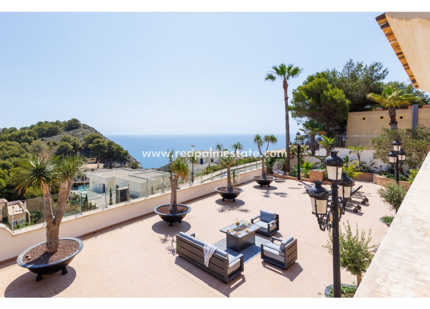 Resale - Villa -
La Manga - Costa Calida