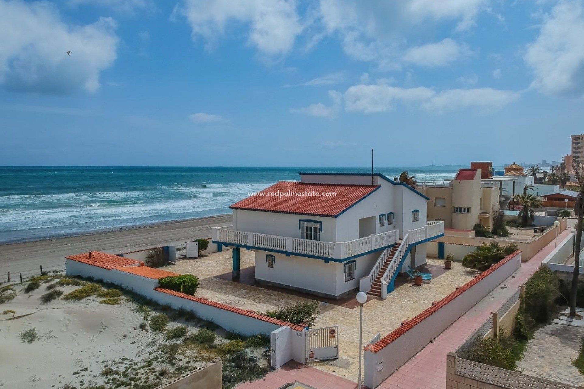 Resale - Villa -
La Manga - Playa del Estacio