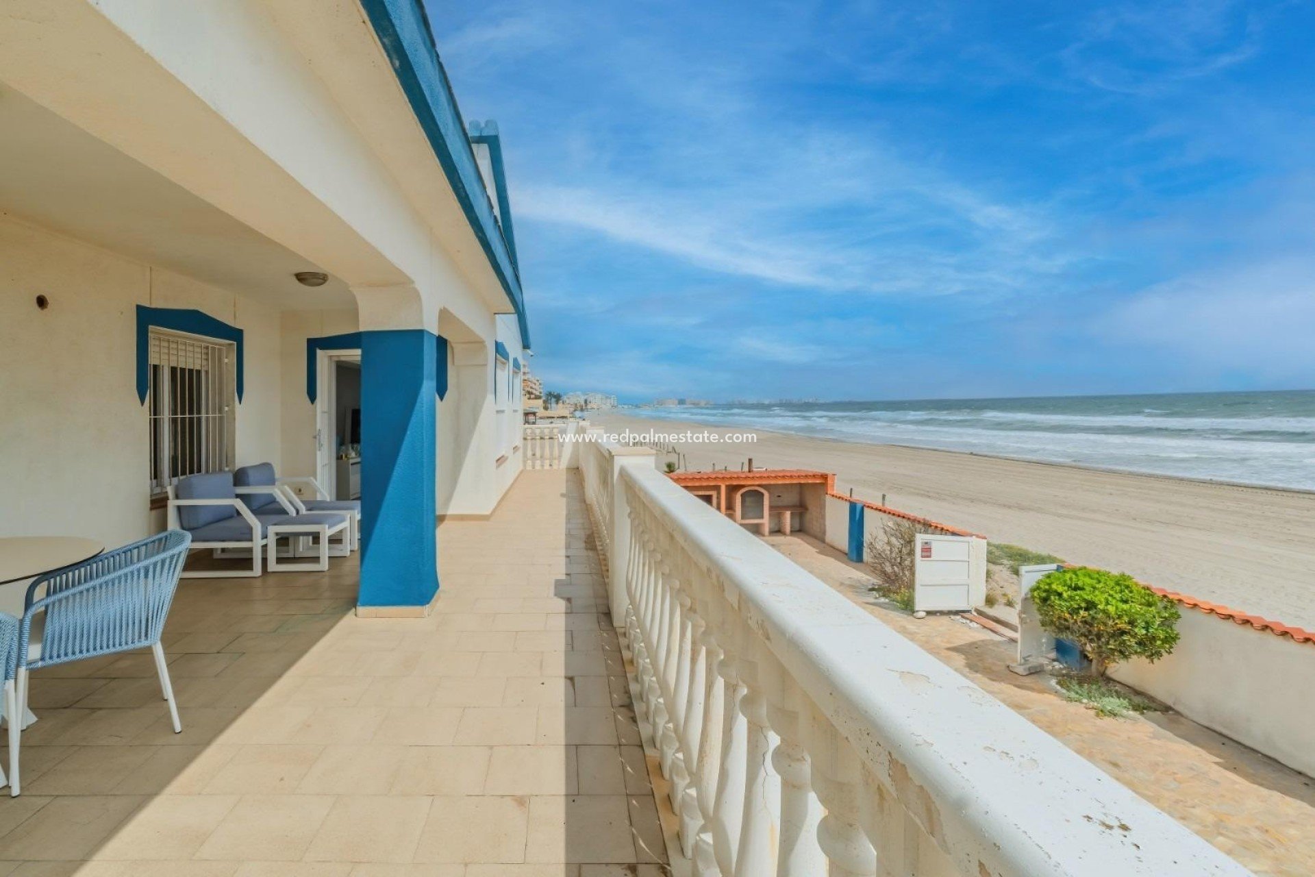 Resale - Villa -
La Manga - Playa del Estacio