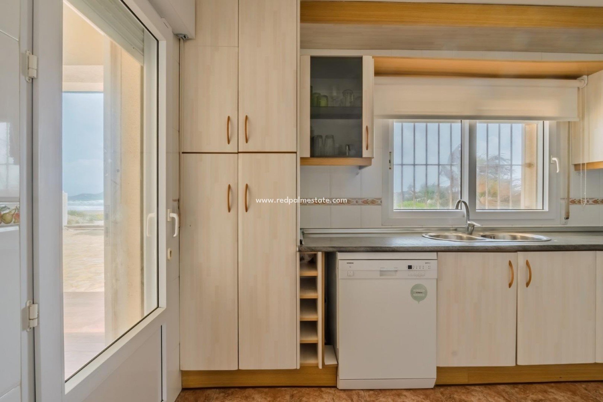 Resale - Villa -
La Manga - Playa del Estacio