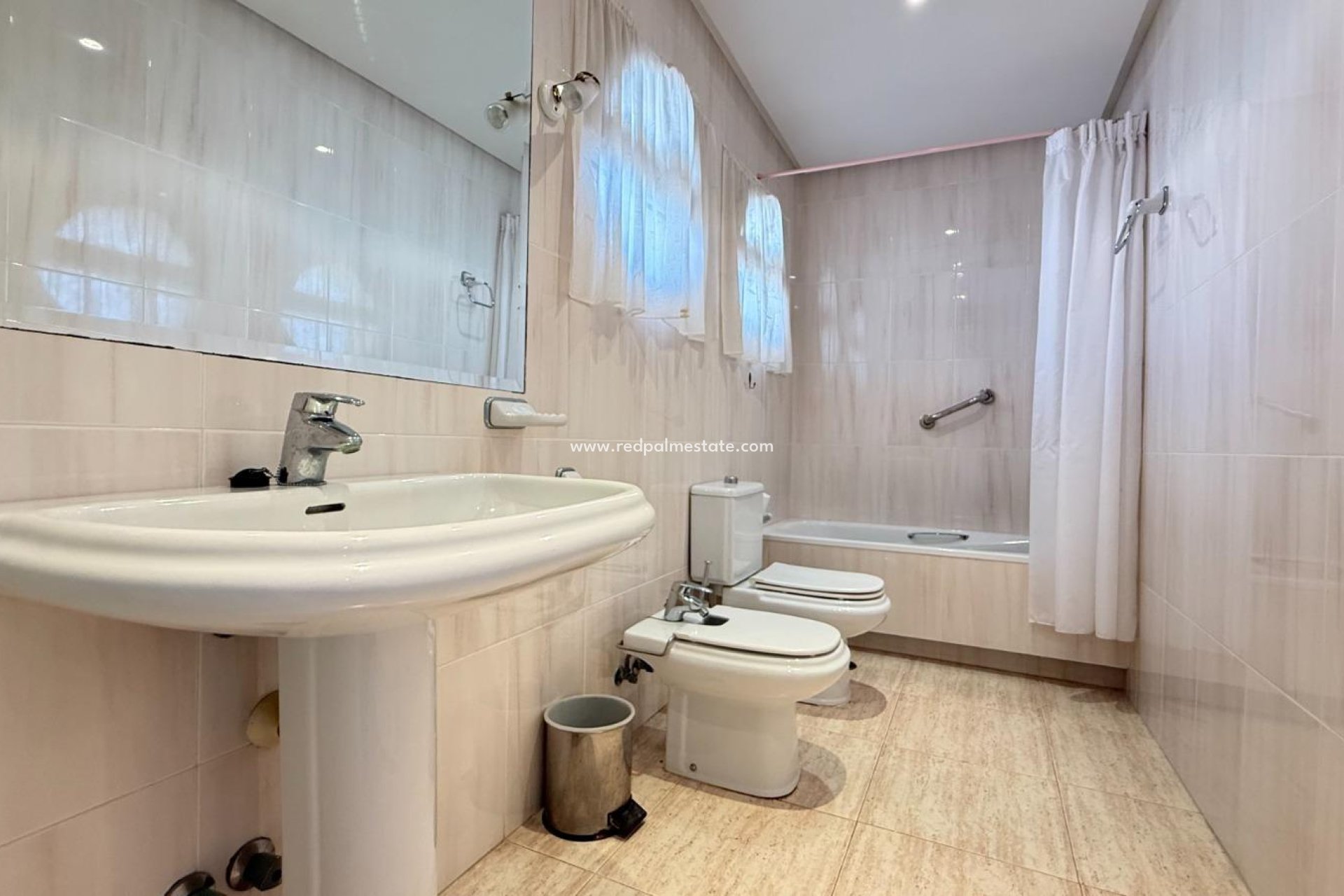 Resale - Villa -
La Manga - Playa Del Galán