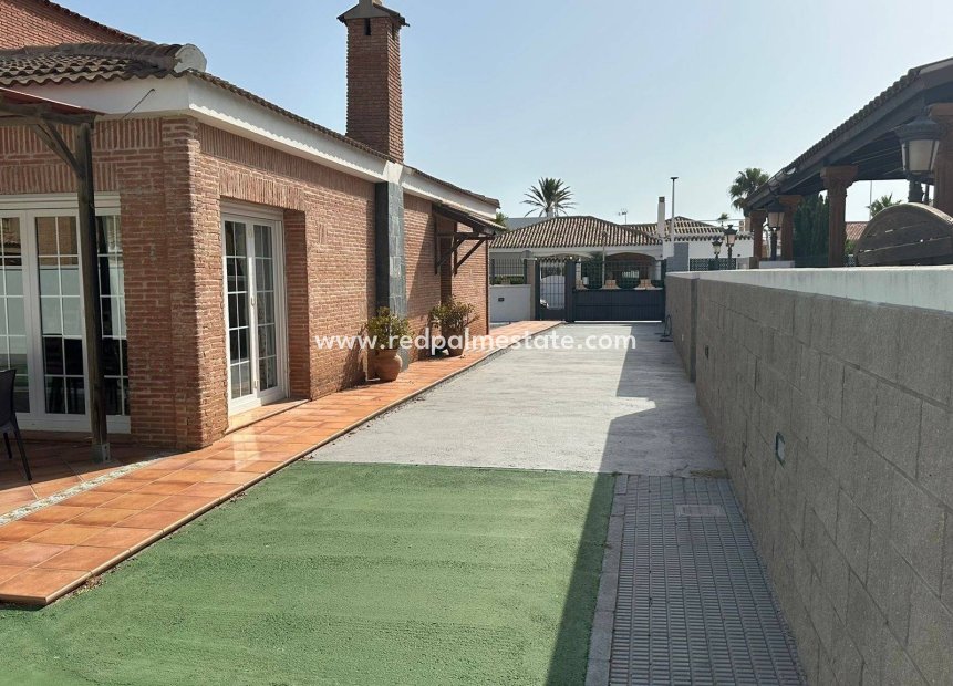Resale - Villa -
La Manga - Playa Principe