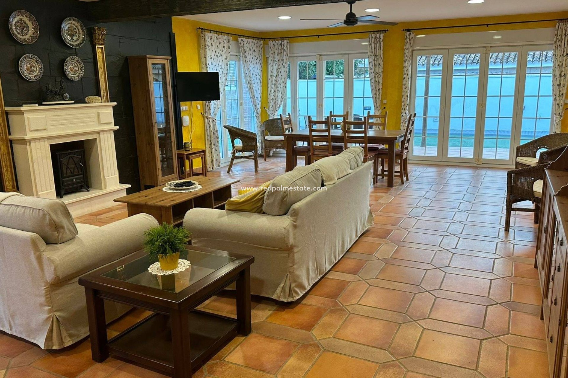 Resale - Villa -
La Manga - Playa Principe