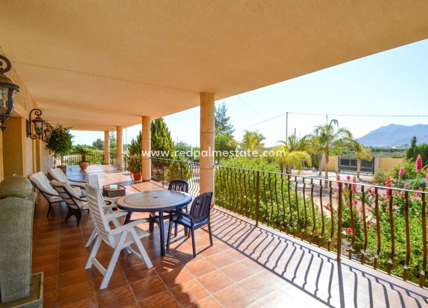 Resale - Villa -
La Murada