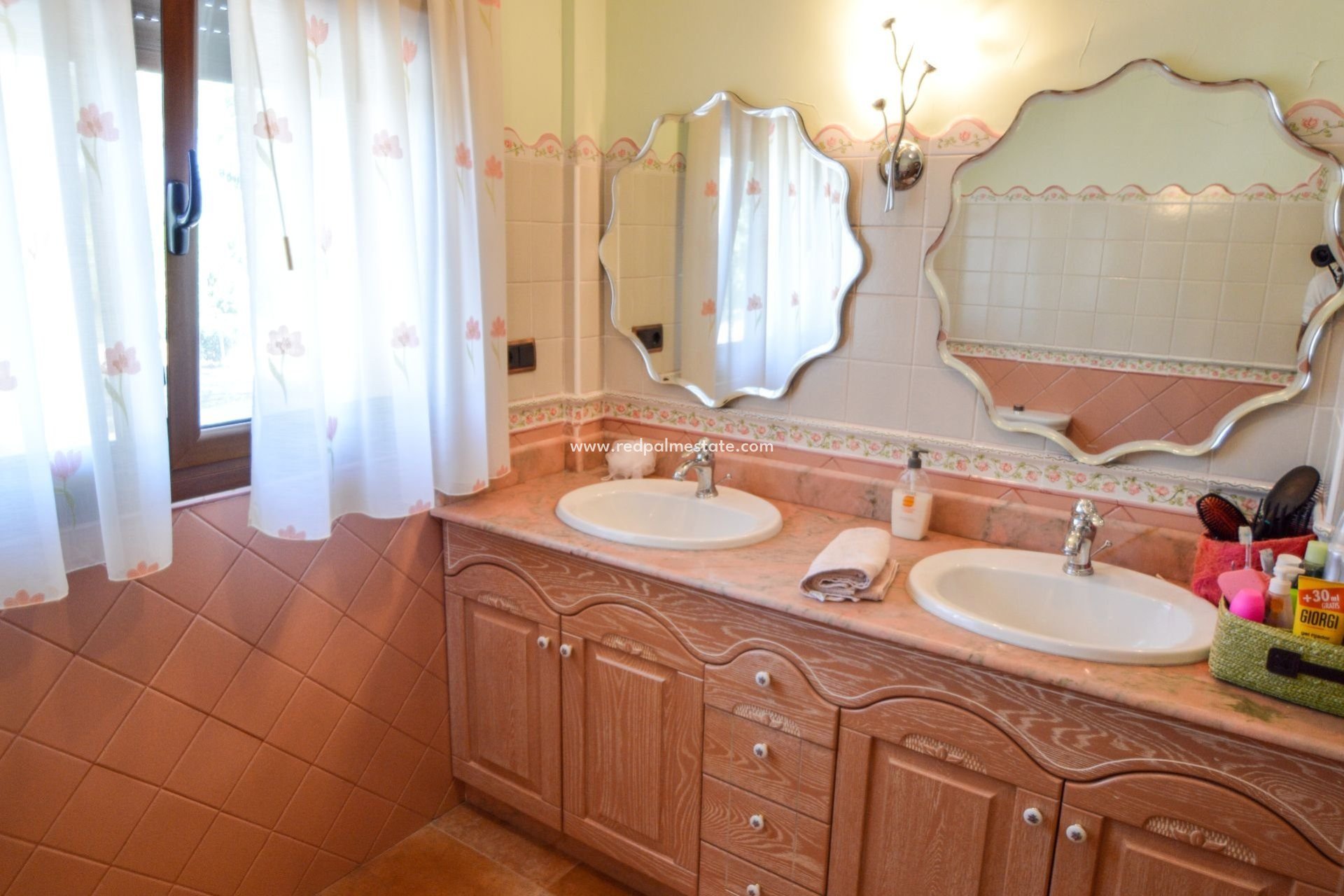 Resale - Villa -
La Murada
