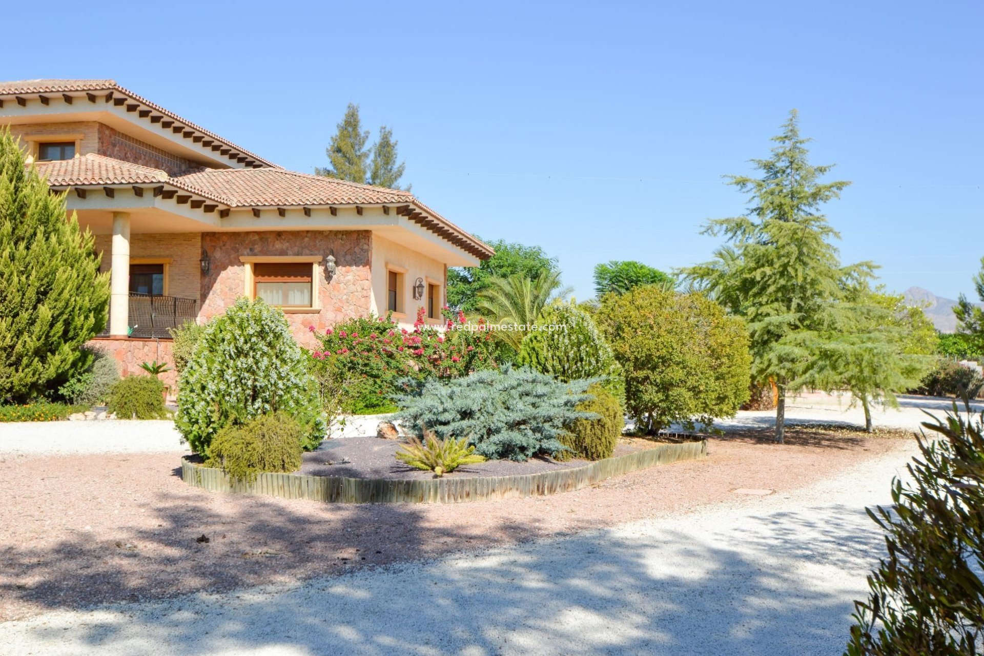 Resale - Villa -
La Murada