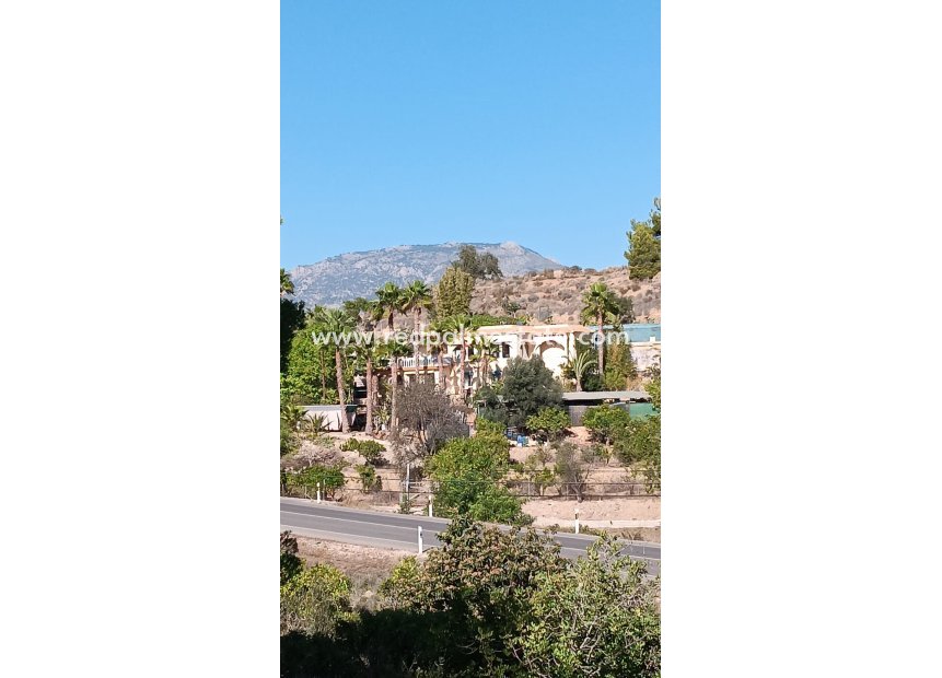 Resale - Villa -
La Nucía