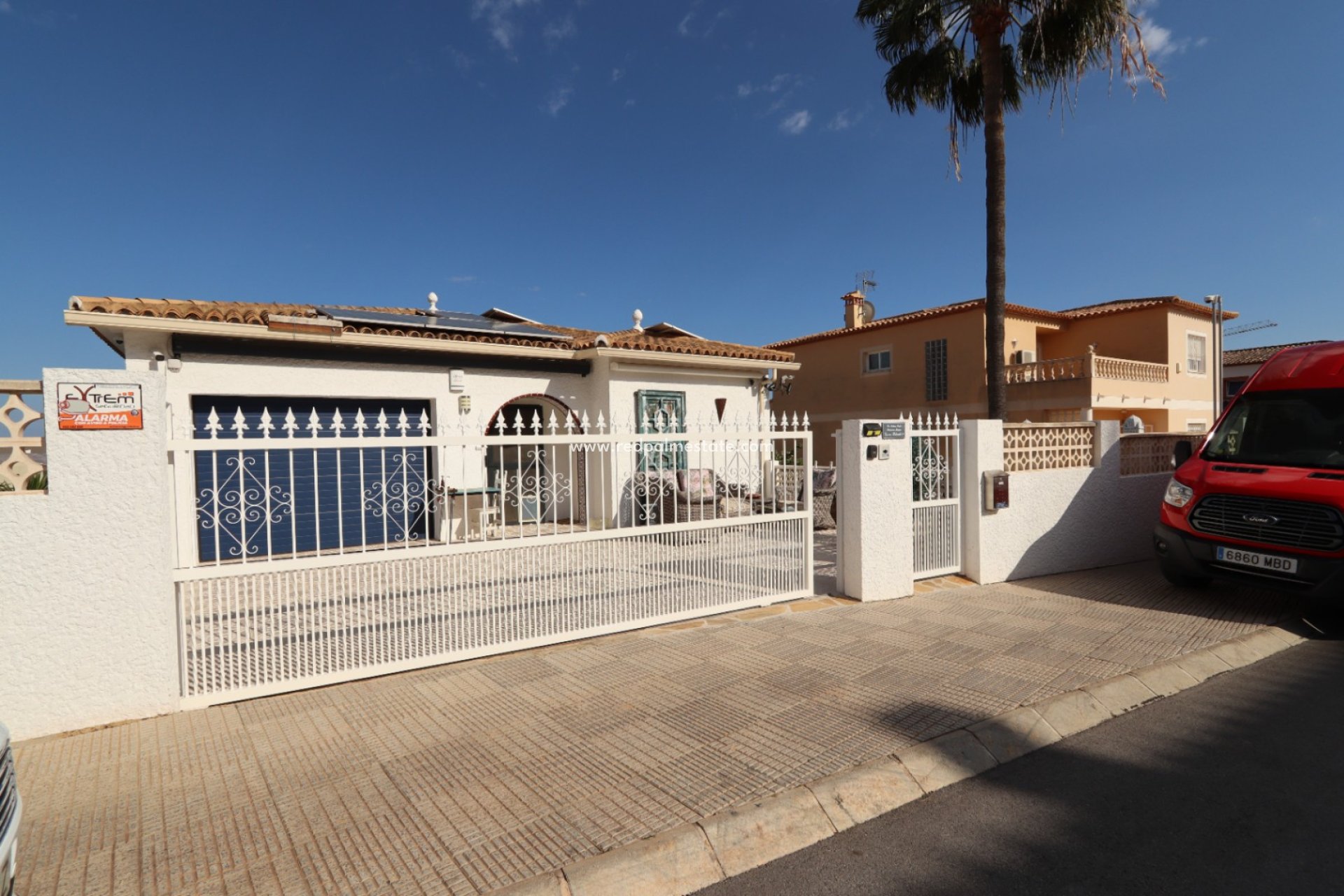 Resale - Villa -
La Nucía