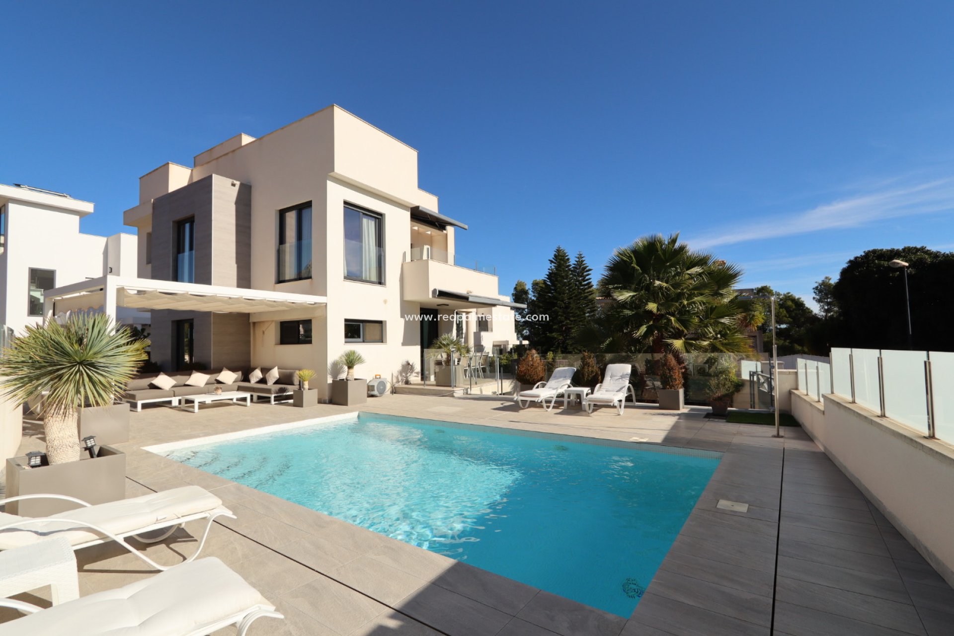 Resale - Villa -
La Nucía