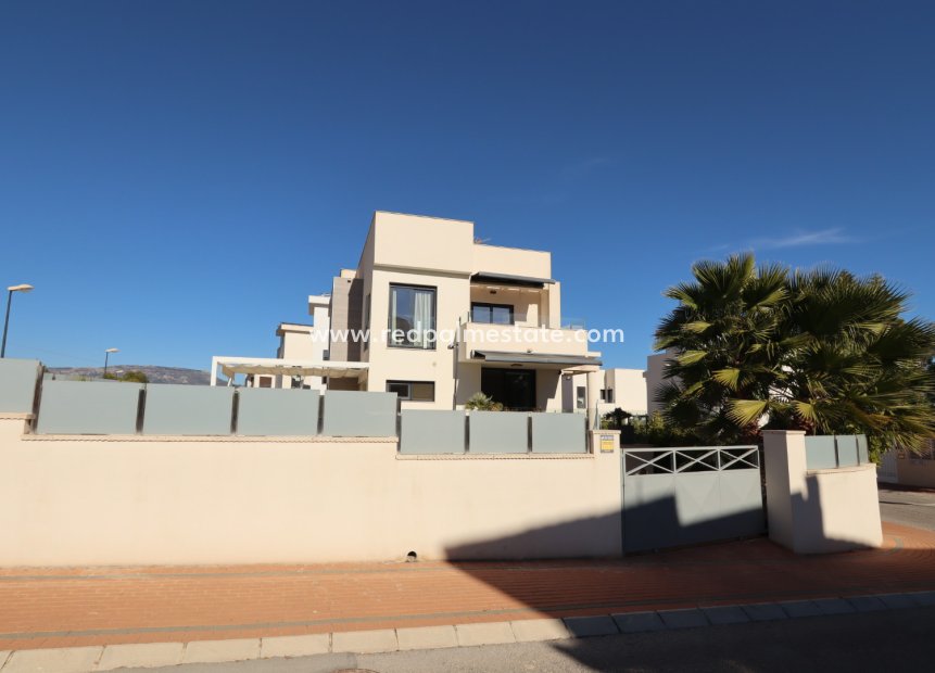 Resale - Villa -
La Nucía