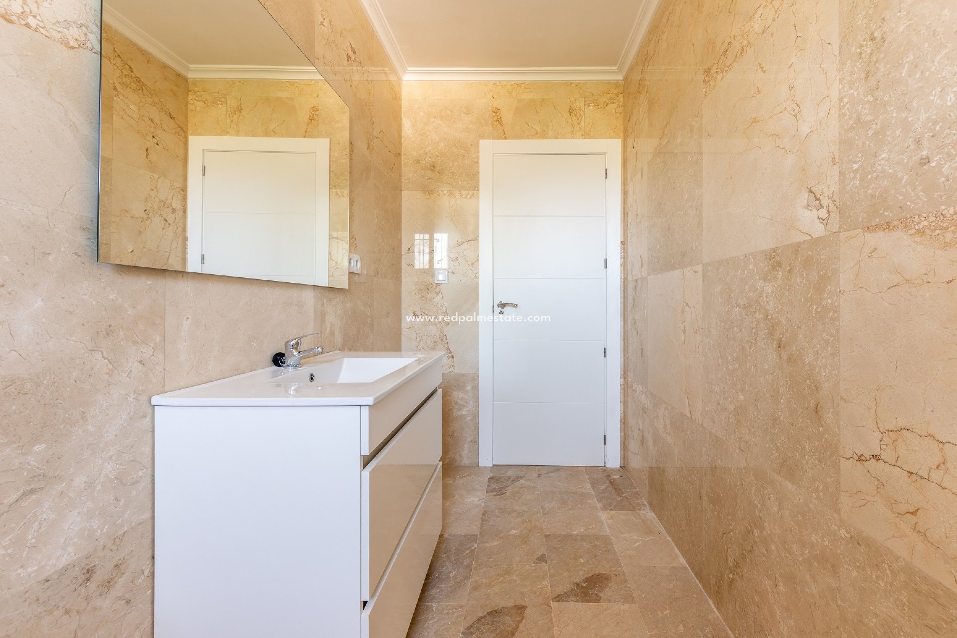 Resale - Villa -
La Romana - Inland
