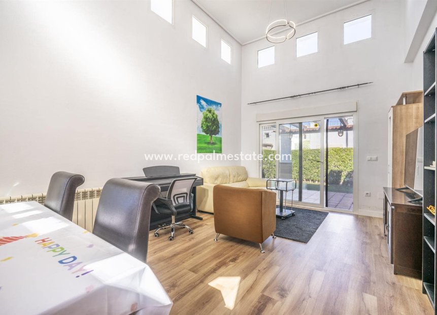 Resale - Villa -
La Torre Golf Resort - Inland