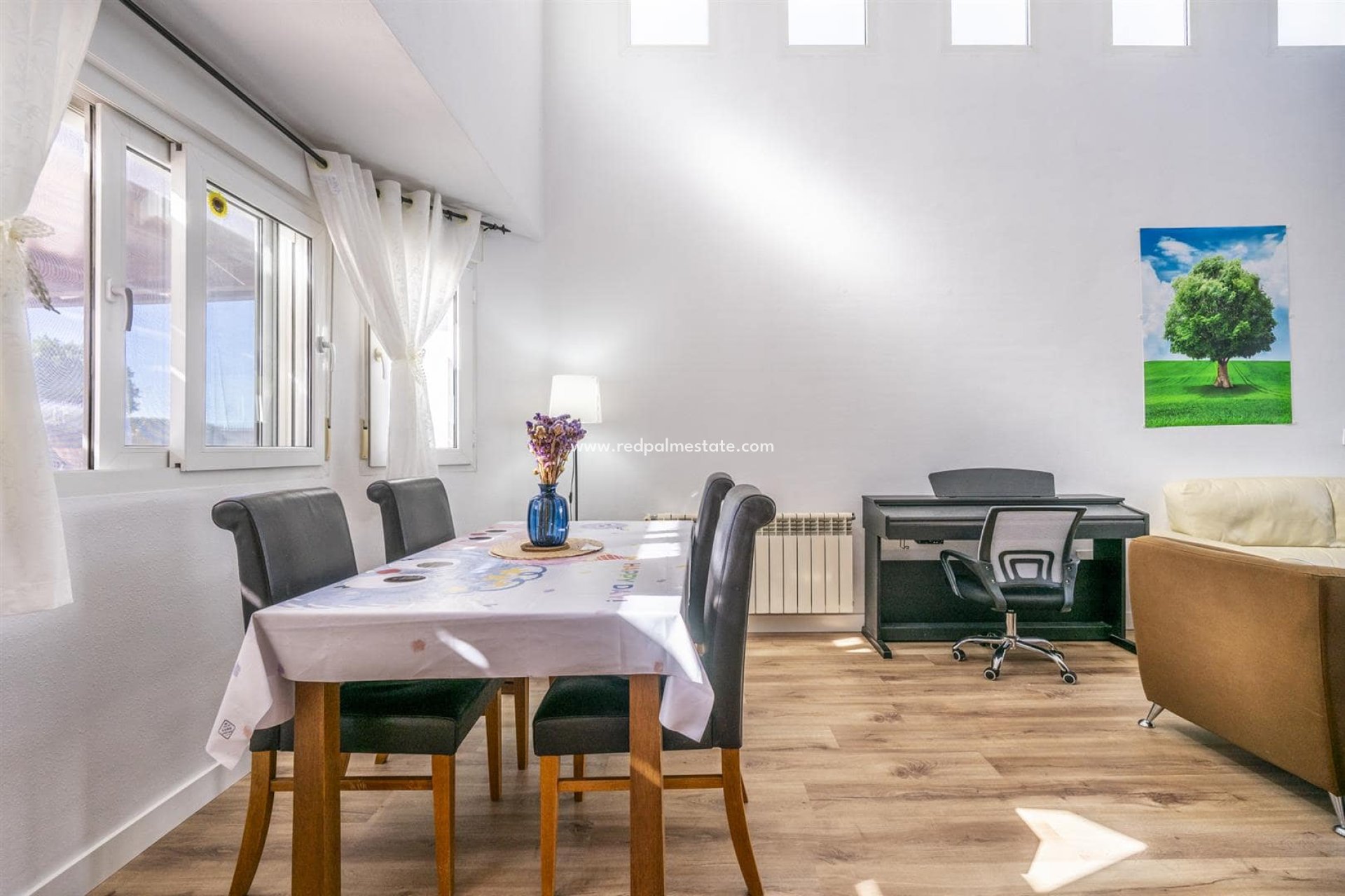 Resale - Villa -
La Torre Golf Resort - Inland