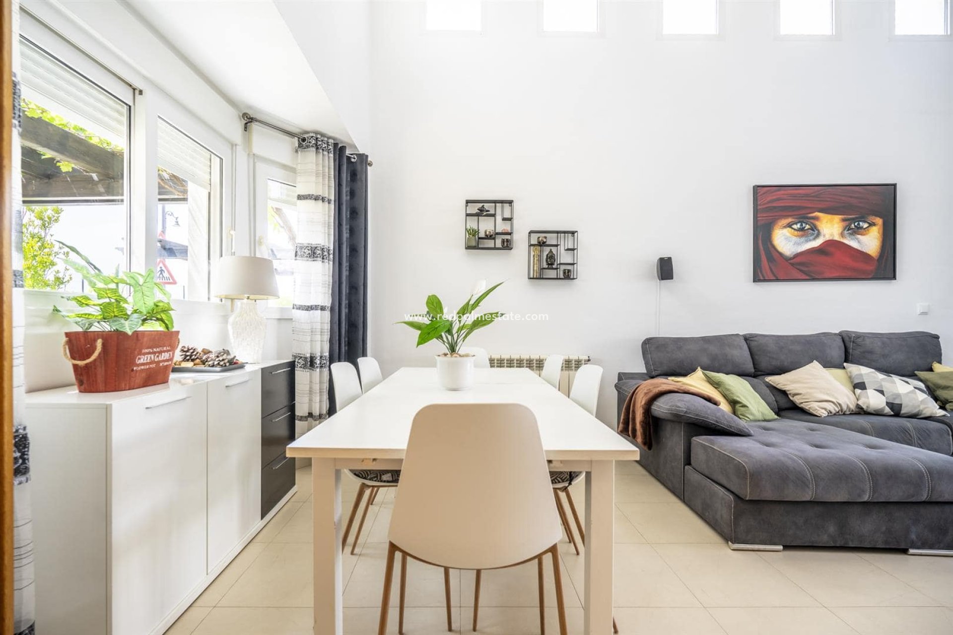 Resale - Villa -
La Torre Golf Resort - Inland