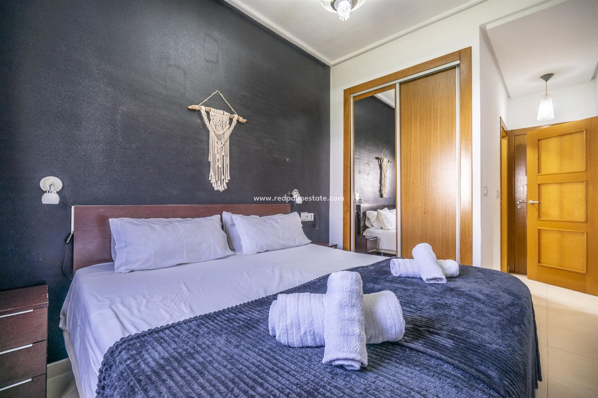 Resale - Villa -
La Torre Golf Resort - Inland