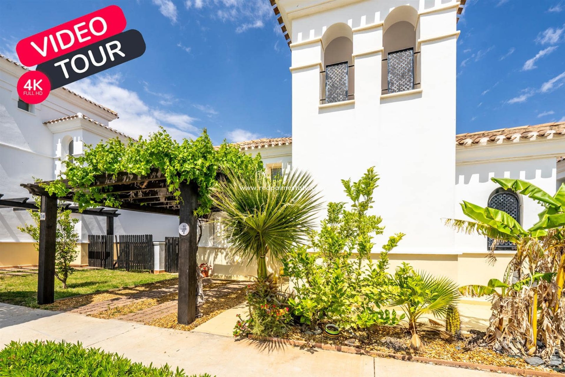 Resale - Villa -
La Torre Golf Resort - Inland