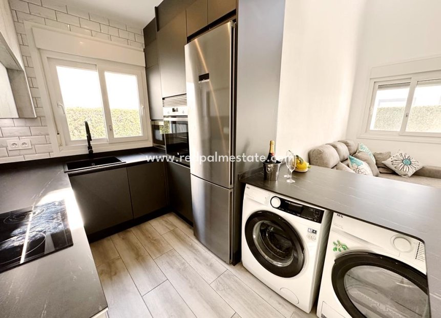 Resale - Villa -
La Torre Golf Resort - Inland