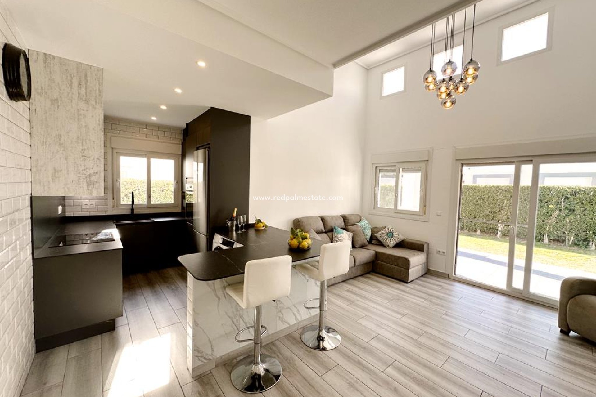 Resale - Villa -
La Torre Golf Resort - Inland