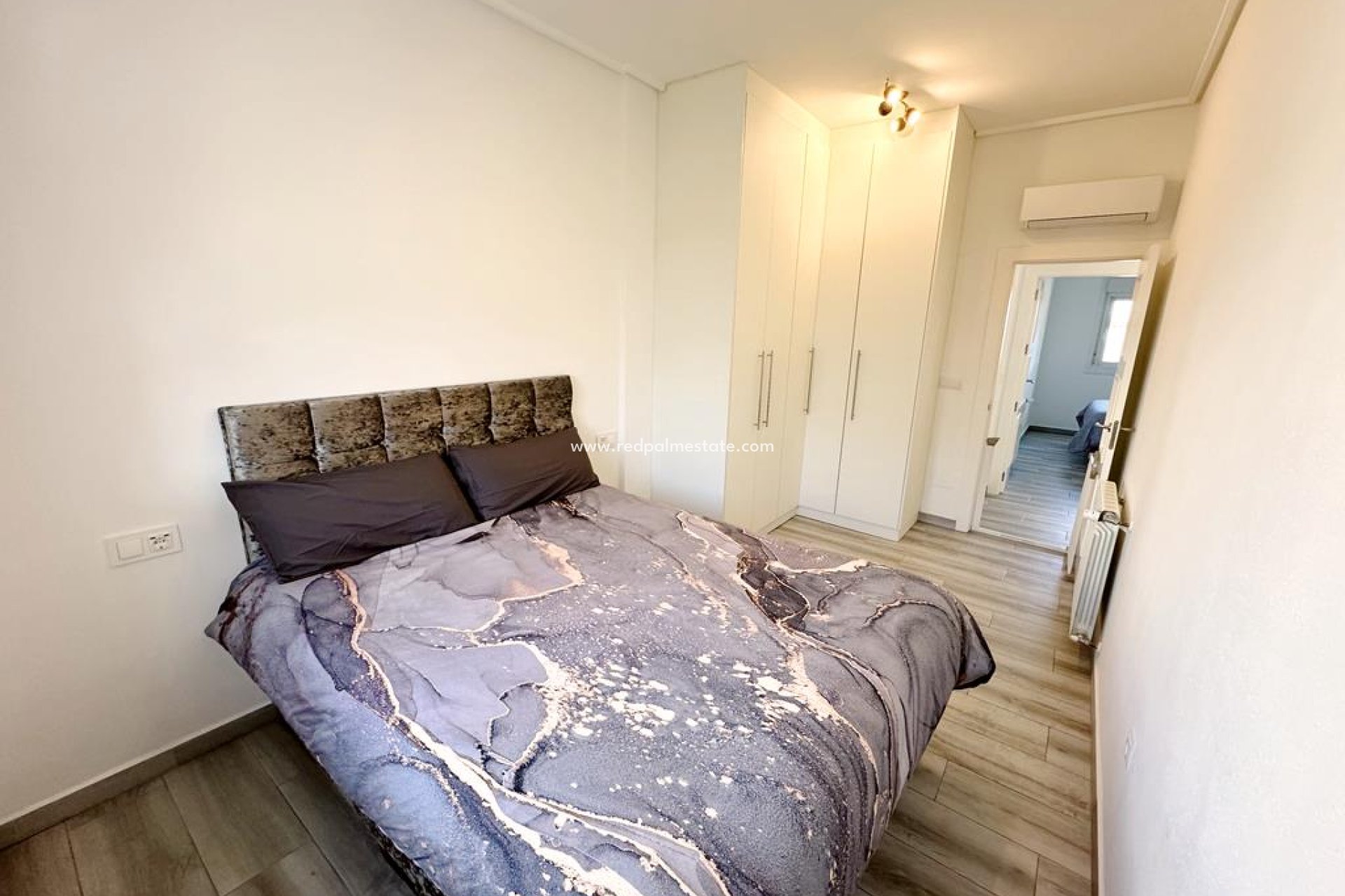 Resale - Villa -
La Torre Golf Resort - Inland